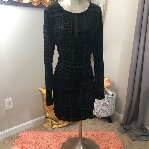 Velvet maze dress - Picture 2 of 4